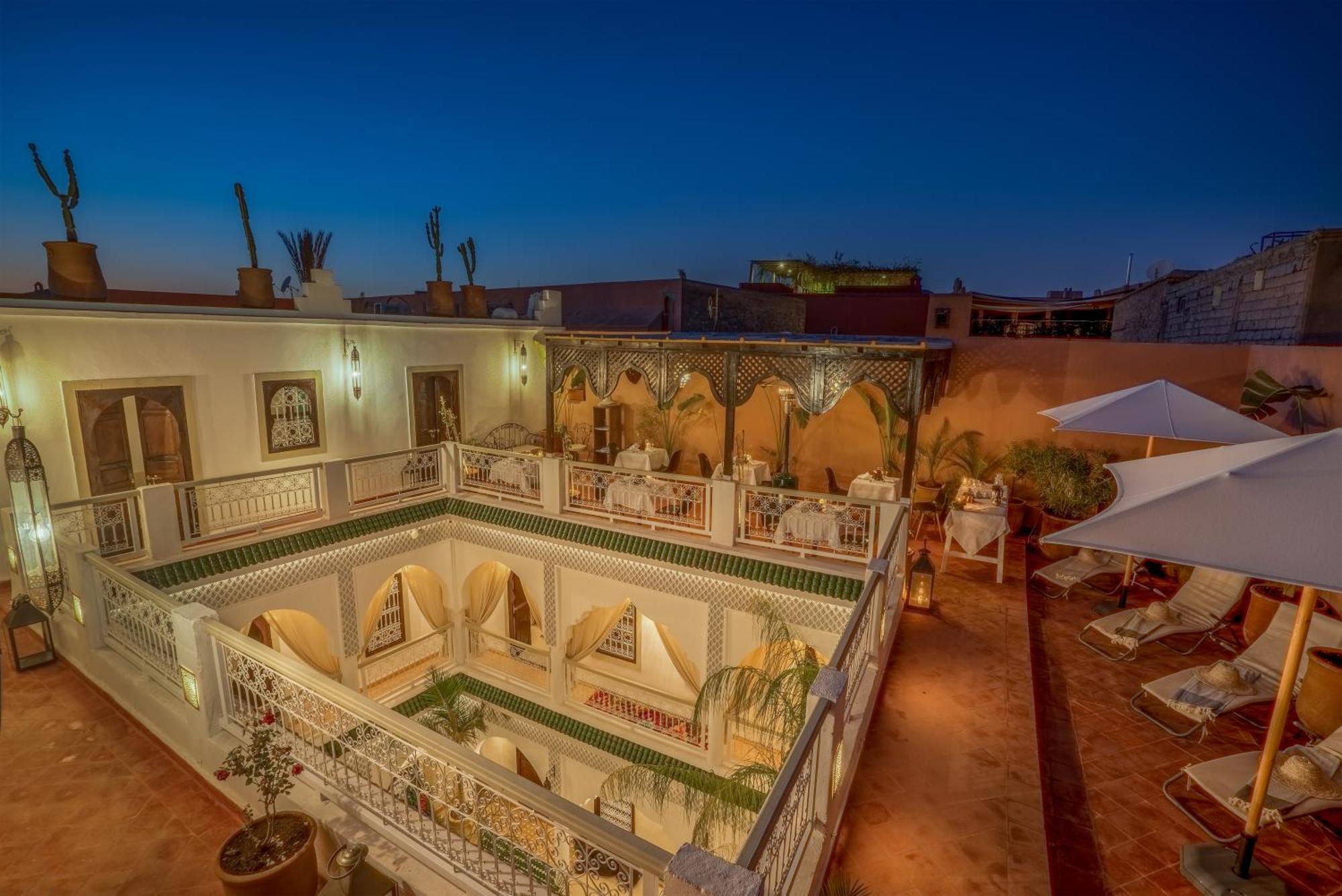Riad Oasis Du Desert Boutique & *
